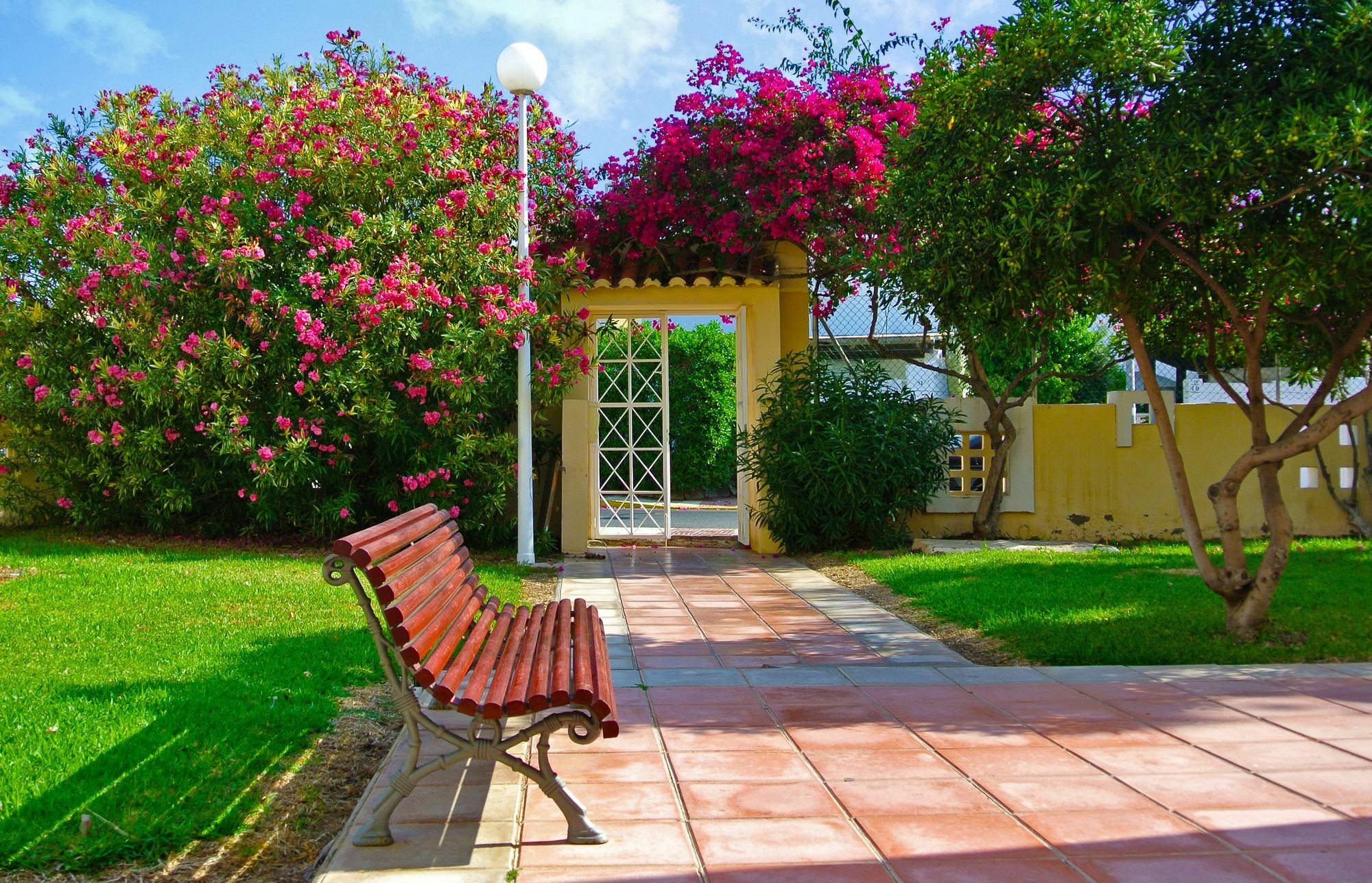Apartamentos Moguima Roquetas de Mar Exteriör bild